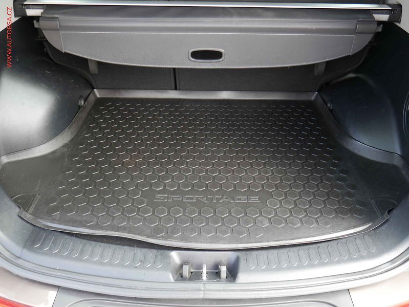 Kia Sportage (2015) 1.6GDi, 2.maj,ČR, AC, tempo - fotka 7 z 18