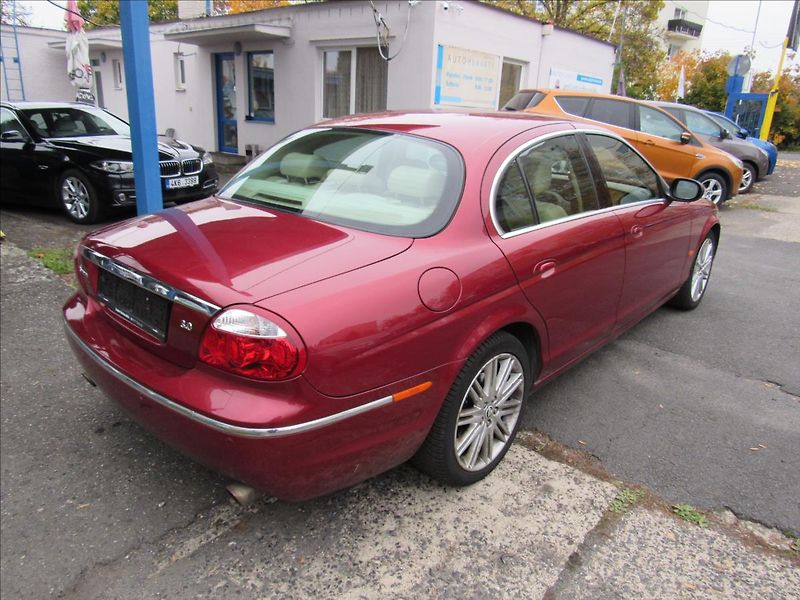 Jaguar S-Type 3,0 i Exclusive 175 KW - fotka 6 z 28