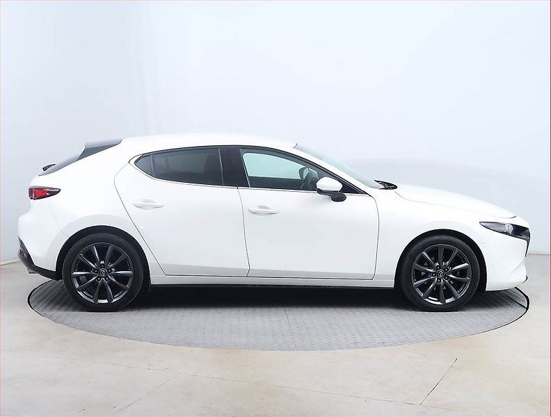 Mazda 3 (2019) 2.0 Skyactiv-G, Serv.kniha - fotka 6 z 17