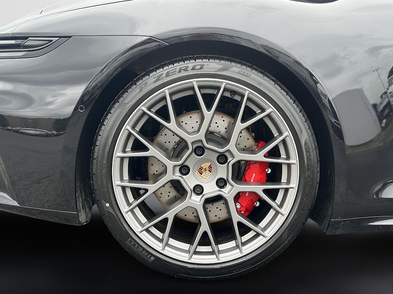 Porsche 911 (2025) 4S Cabriolet - fotka 11 z 28