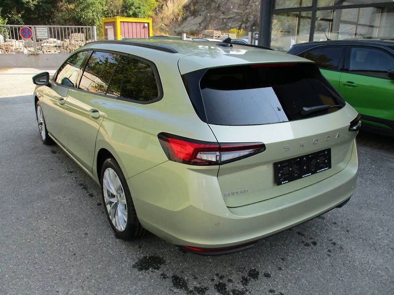 Škoda Superb Combi Selection 2,0TDI 110kW D - fotka 6 z 13