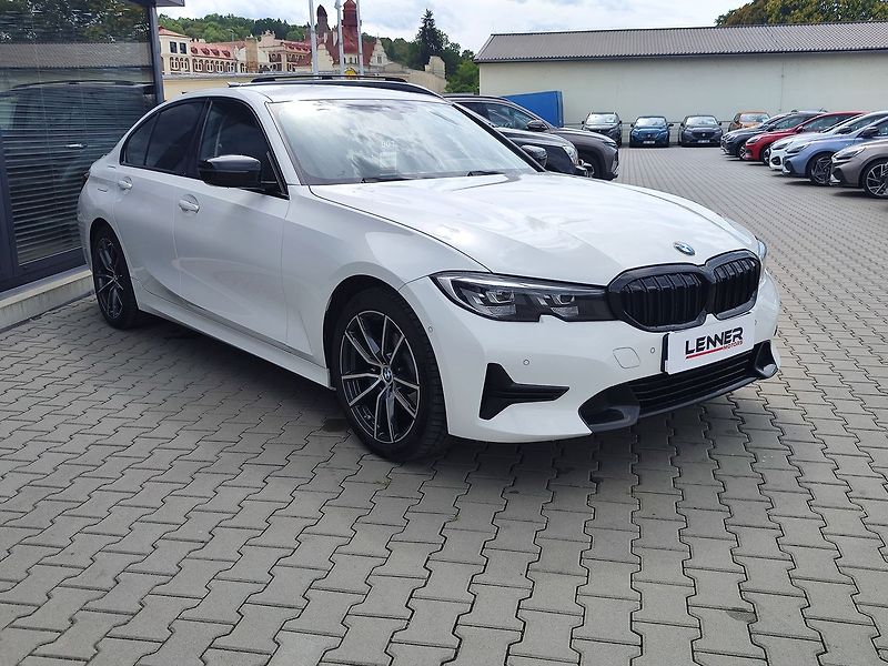 BMW Řada 3 2.0 320i/135kW Sport Line AT - fotka 3 z 29