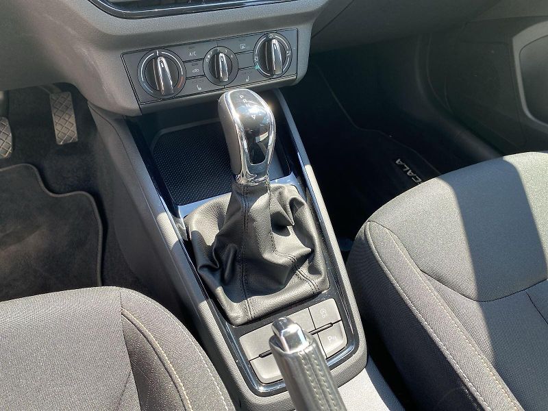 Škoda Scala (2022) 1.5 TSI DSG Ambition - fotka 24 z 30