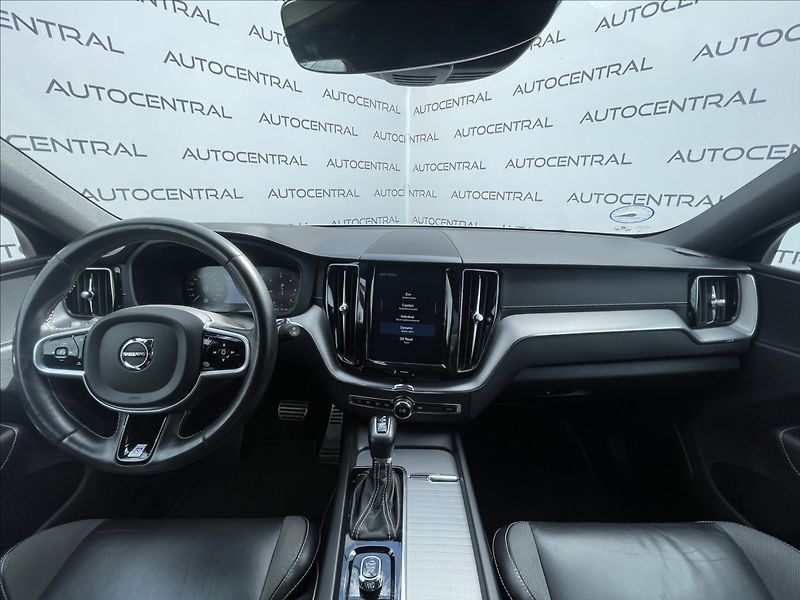 Volvo XC60 2,0 D,140kW,D4,4x4,AUT. R-DESI - fotka 19 z 25