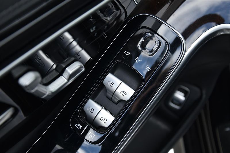 Mercedes-Benz Třídy S 400d 4 MATIC LONG AMG DPH - fotka 26 z 37