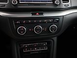 Volkswagen Sharan (2013) 2.0 TDI, 4X4, 7 míst - náhled 10