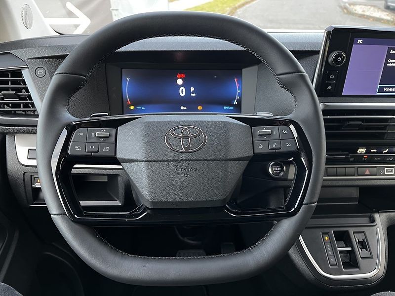 Toyota ProAce Verso 2.0D 8AT Family ODBĚR 1/2027 - fotka 16 z 31