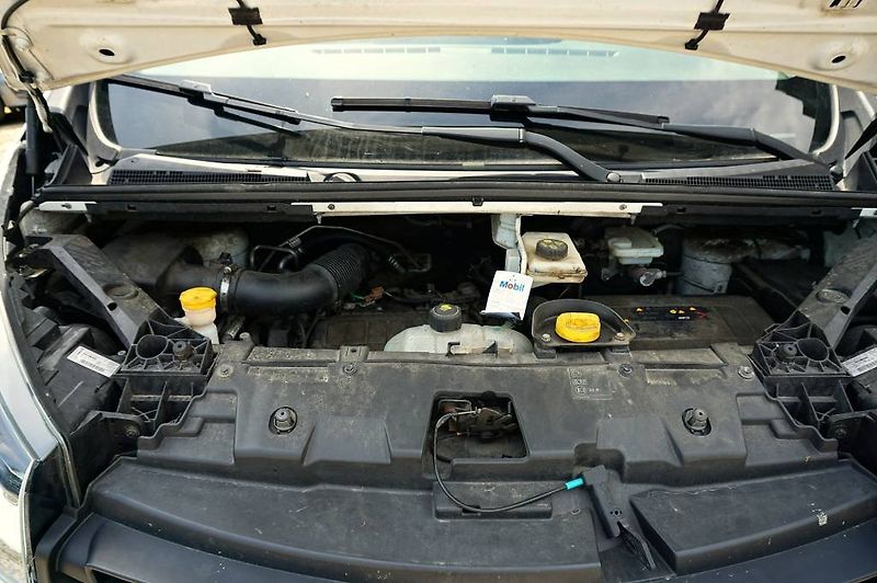 Renault Trafic (2018) PASSANGER 1,6 DCI 92 kW - fotka 31 z 31