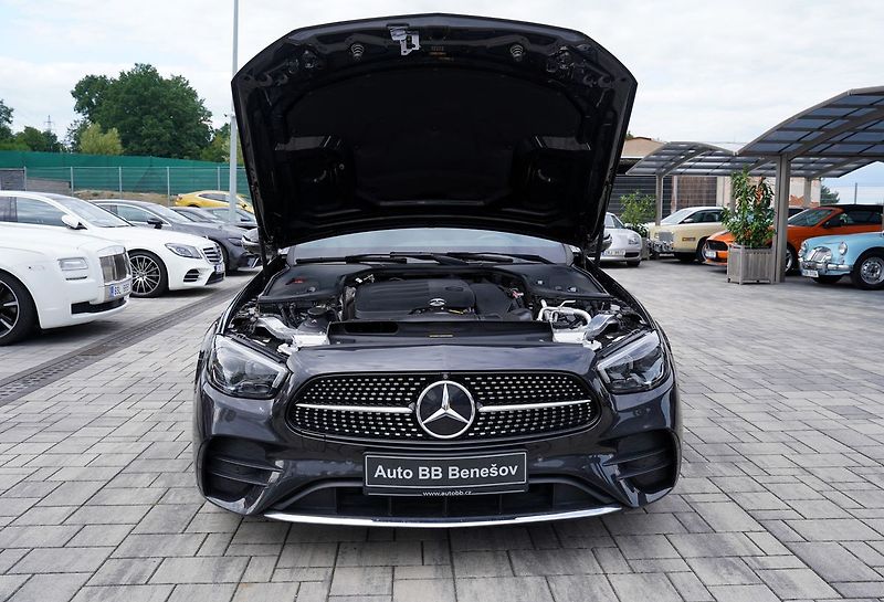 Mercedes-Benz Třídy E E 200 4Matic AMG/LED/360/ČR - fotka 9 z 40