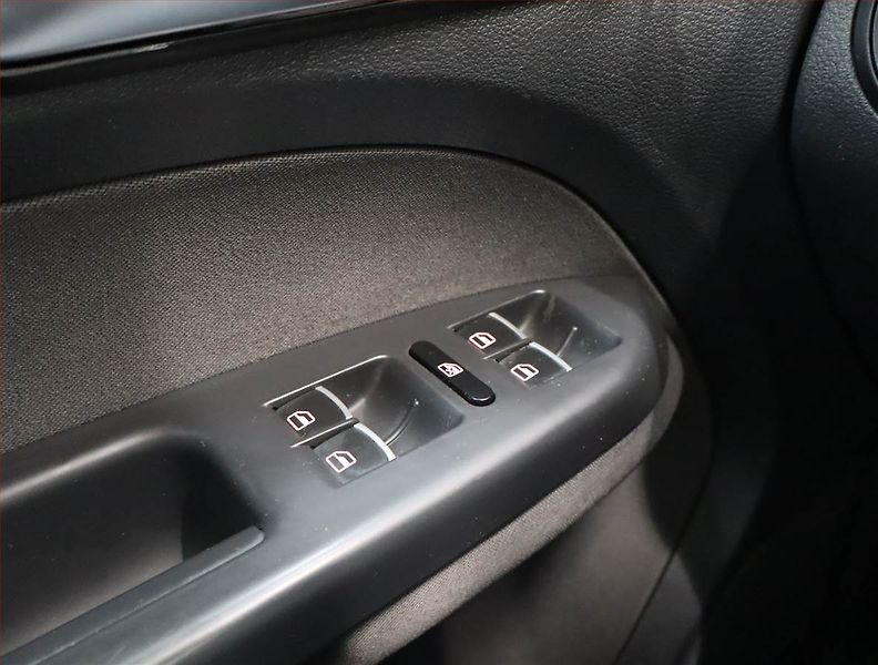 Volkswagen Touran (2011) 2.0 TDI, 7 míst, Serv.kniha - fotka 16 z 22