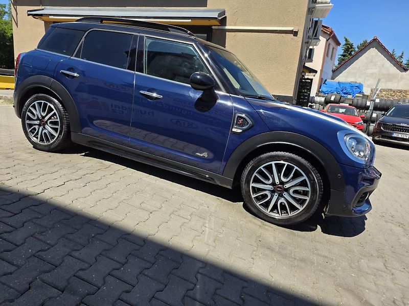 Mini Cooper S 2.0-JOHN COOPER S-4x4 - fotka 7 z 25