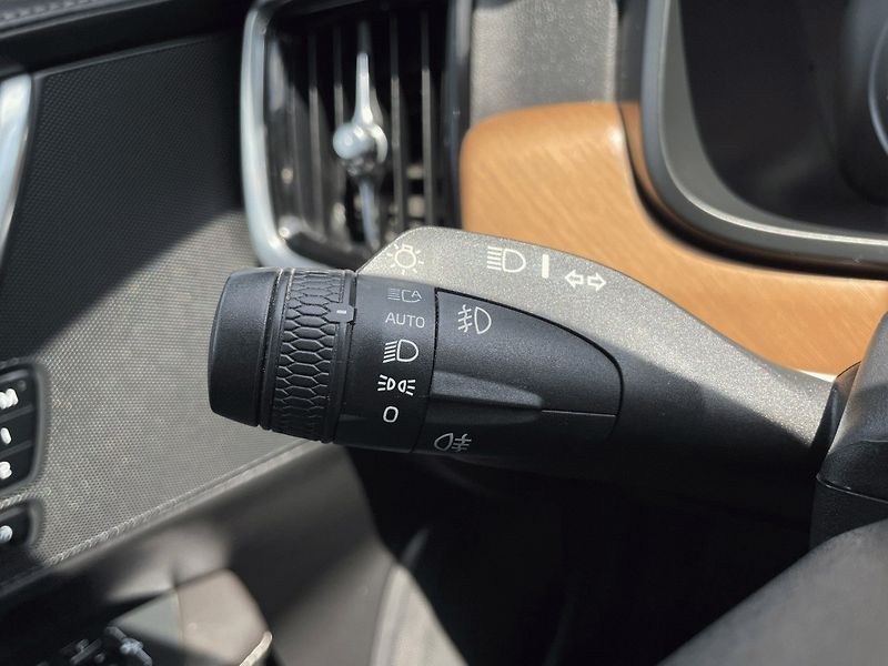 Volvo V90 (2016) 2.0 T5,187kW,Inscription,DPH,K - fotka 16 z 51