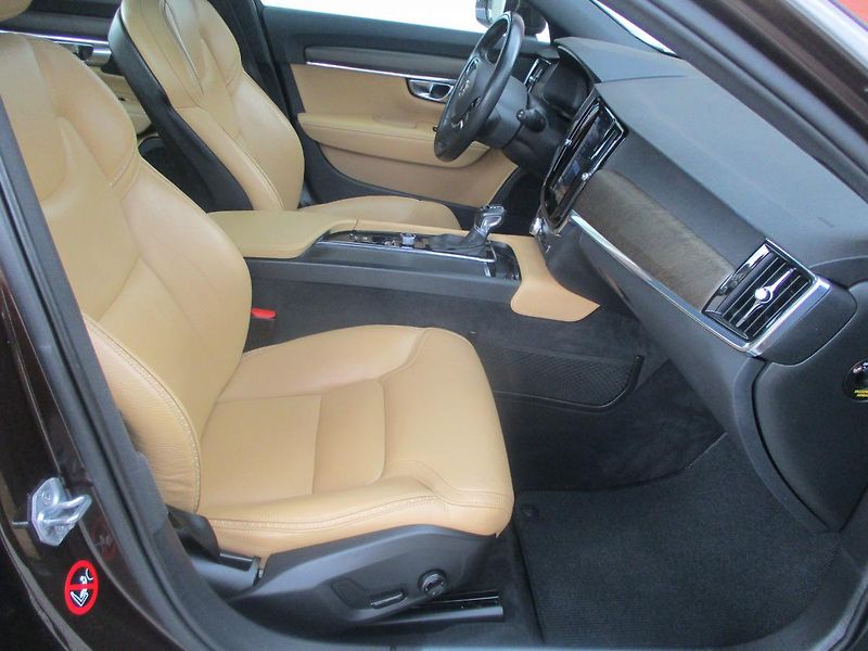 Volvo V90 T6 CROSS COUNTRY PRO 246kW - fotka 21 z 47