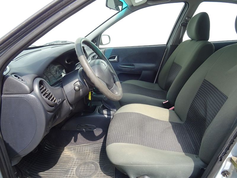 Renault Mégane (2002) 1.6i 16V,79kW,el.okna - fotka 8 z 18