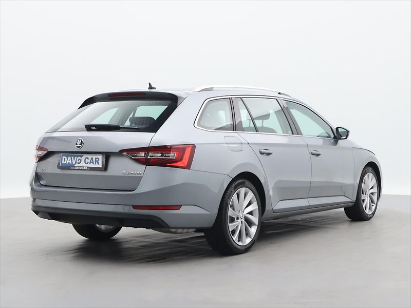Škoda Superb 1,5 TSI 110kW CZ Xenon Navi - fotka 7 z 29