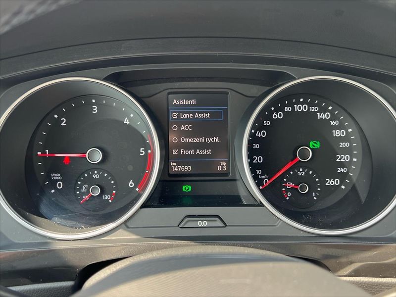 Volkswagen Tiguan 2,0 TDi 110kW 7DSG LIFE - fotka 16 z 26