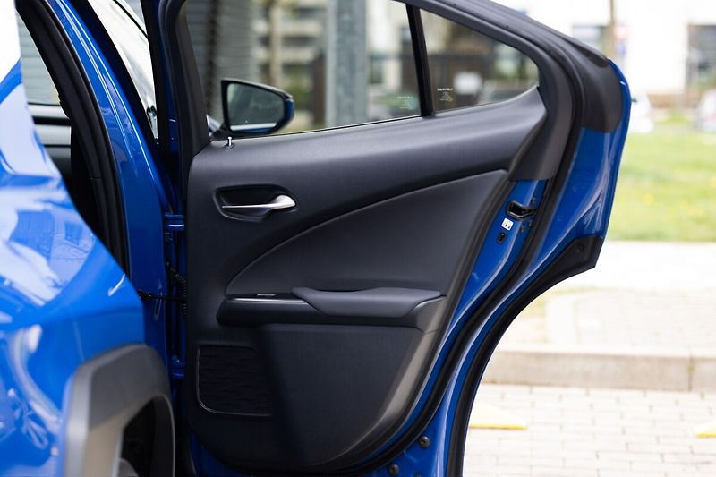 Lexus UX 300h 300H 2.0 HEV BUSINESS TECH - fotka 23 z 26