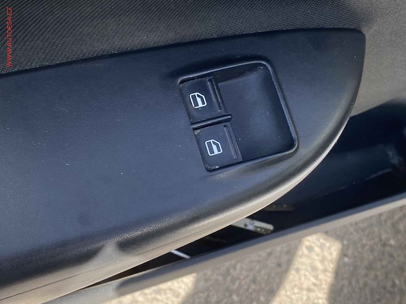 Škoda Octavia (2012) 2.0 TDi, ČR, autoAC - fotka 11 z 18