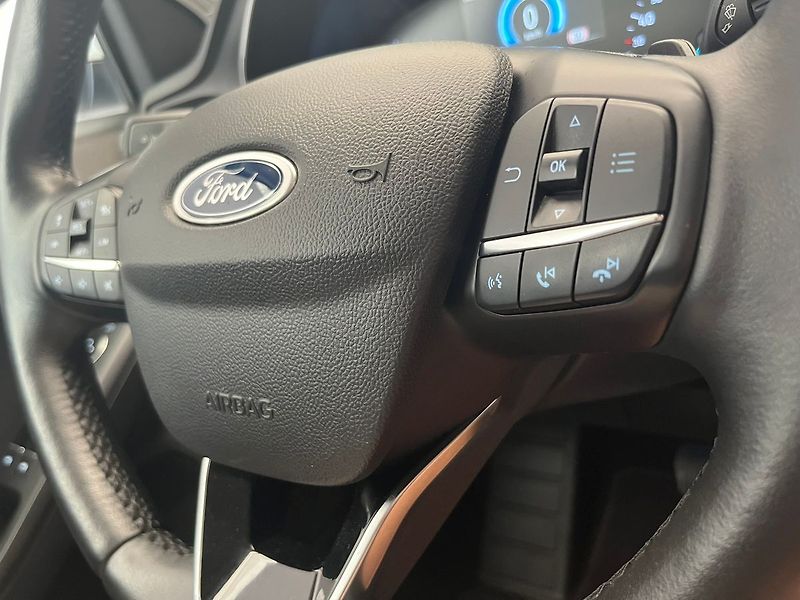 Ford Focus 2.0 EB Titanium LED - fotka 22 z 66