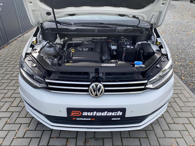Volkswagen Touran 1.4 TSI 110kW-HIGHLINE - DSG - fotka 46 z 48