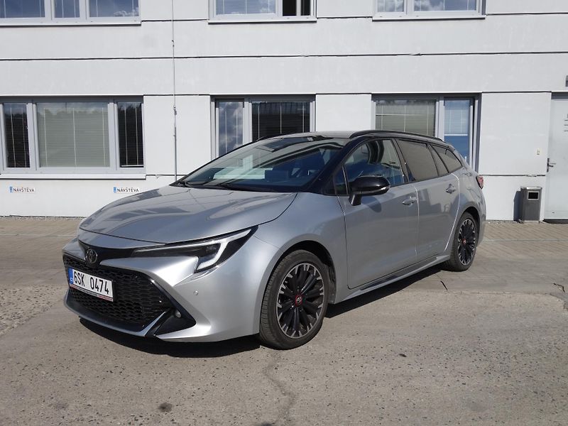 Toyota Corolla (2023) 2,0 Hybrid - fotka 1 z 27