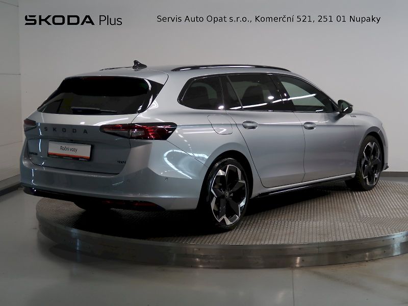 Škoda Superb (2026) SPORTLINE 2.0TDI 142kW 4x4 DSG - fotka 2 z 42