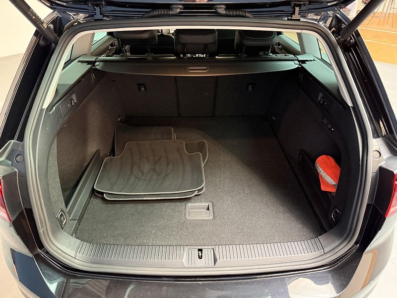 Volkswagen Passat 2.0 TDI 147kW BMT 4MOT DSG Ele - fotka 11 z 14