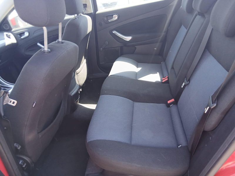Ford Mondeo 2.0 TDCI, automat - fotka 23 z 31