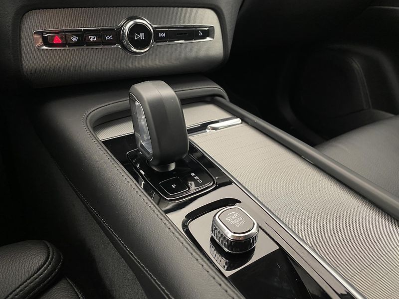 Volvo XC90 B5 AWD DARK PLUS AUT REZERVACE - fotka 27 z 49