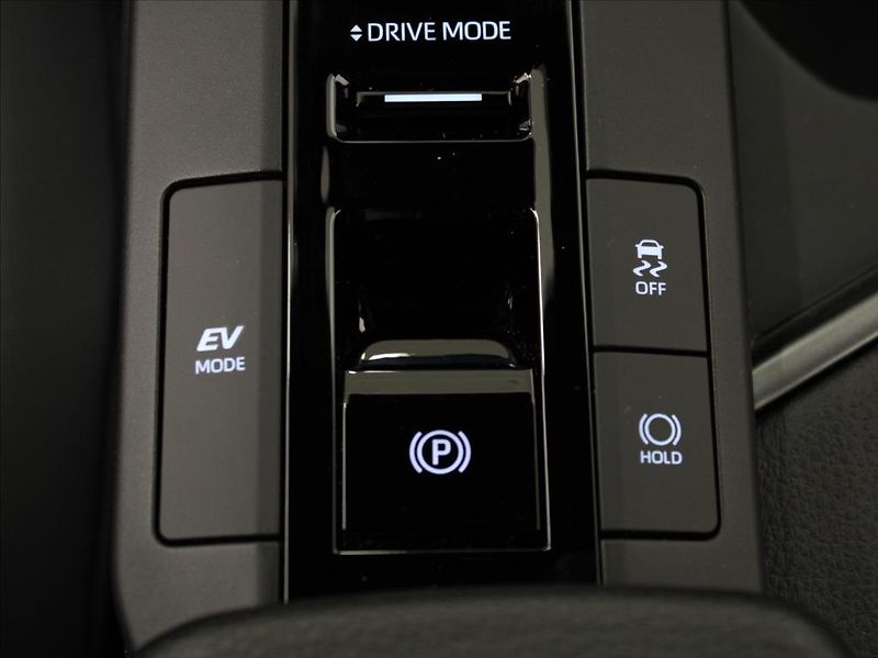 Toyota C-HR 2,0 Hybrid 178k.4x4 GR 6320km! - fotka 23 z 28