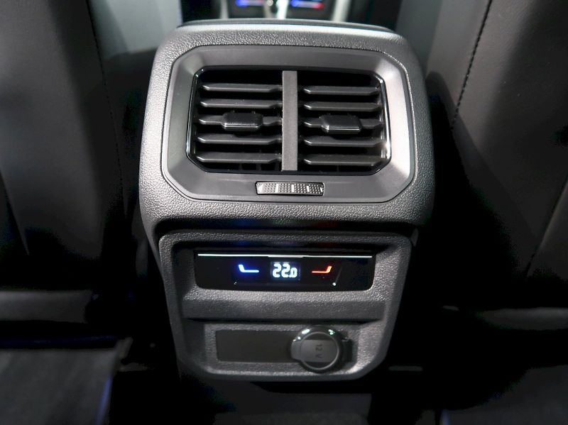 Volkswagen Tiguan (2022) R 2.0TSI 235KW DSG 4x4 - fotka 37 z 38