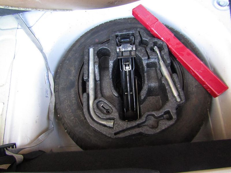 Volkswagen Fox (2008) 1.2i - fotka 19 z 30