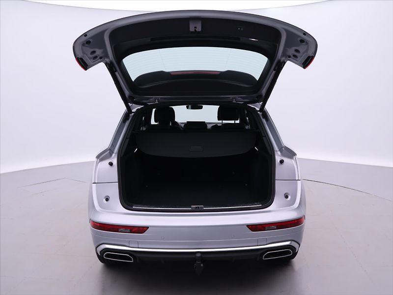 Audi Q5 3,0 50TDI 210kW S-line quattro - fotka 9 z 36
