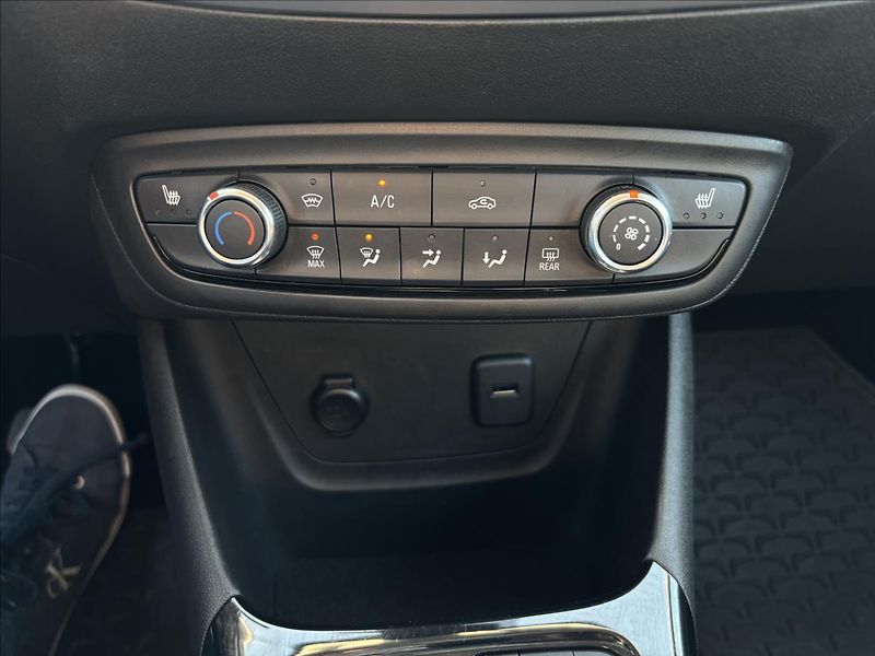 Opel Crossland 1,2 EDITION F 12 XHT 96kW AUT - fotka 24 z 26