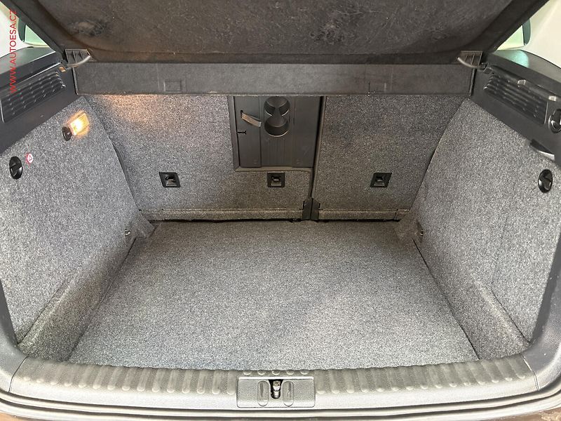 Volkswagen Tiguan (2011) 2.0 TDi 4x4, ČR, Sport, DSG - fotka 7 z 16