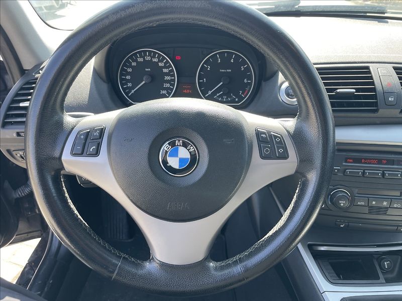 BMW Řada 1 1,6 i 85kw Klimatronic, Výhřev - fotka 15 z 31