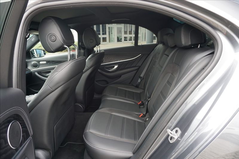 Mercedes-Benz Třídy E 3,0 AMG E 53 4MATIC+ - fotka 21 z 21