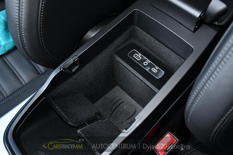 Alfa Romeo Stelvio 2,2 D 16V 210k Veloce AT8-Q4 - fotka 35 z 55