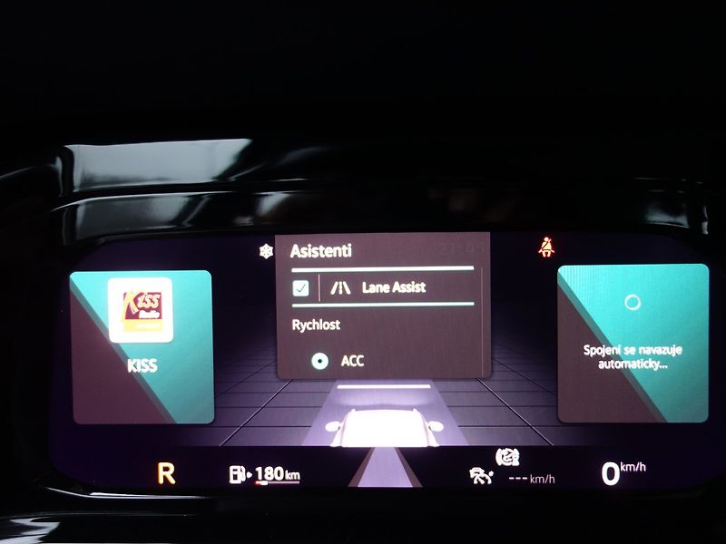 Volkswagen Golf (2021) 1.0eTSI 81kW DSG -VÝBAVA-LED - fotka 17 z 40