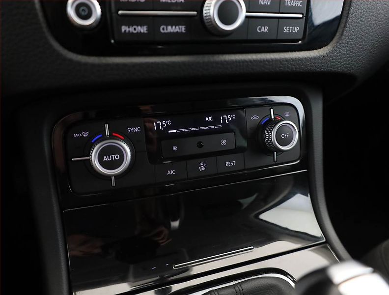 Volkswagen Touareg (2017) 3.0 TDI - fotka 10 z 17