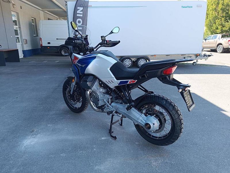 Moto Guzzi V 100 Stelvio (2026) Stelvio V100 Duecento Tributo - fotka 5 z 15