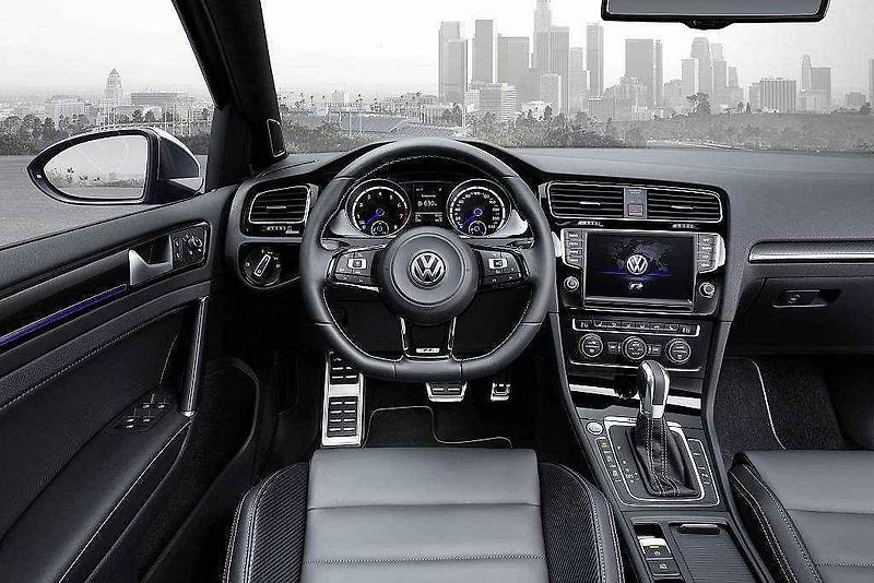 Volkswagen Golf R Variant.