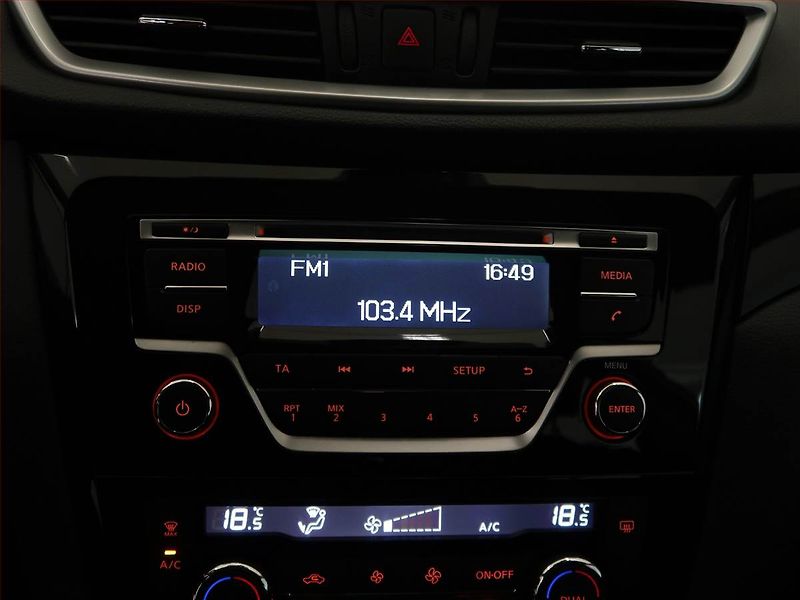 Nissan Qashqai (2016) 1.2 DIG-T, Tempomat - fotka 12 z 13