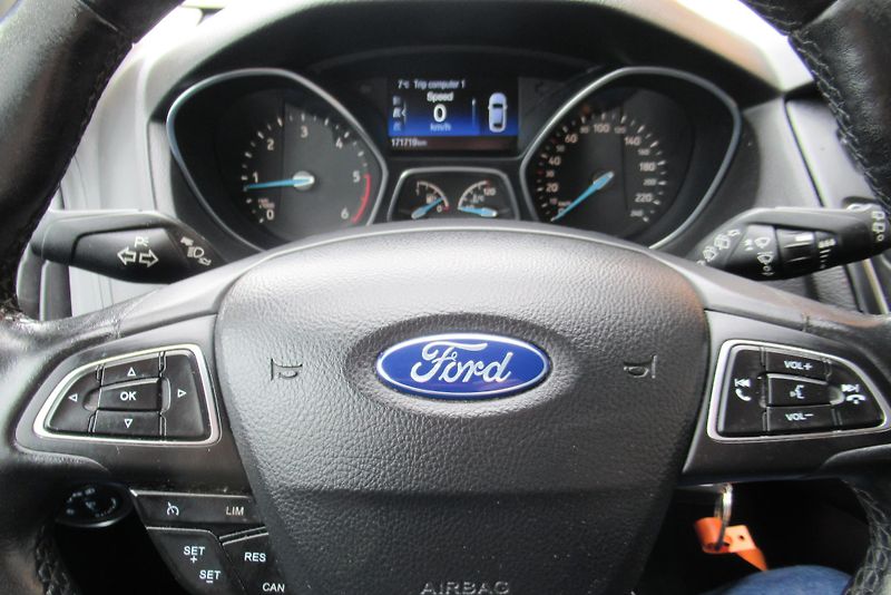 Ford Focus 1.6 TDCi AUT. KLIMA - fotka 11 z 19