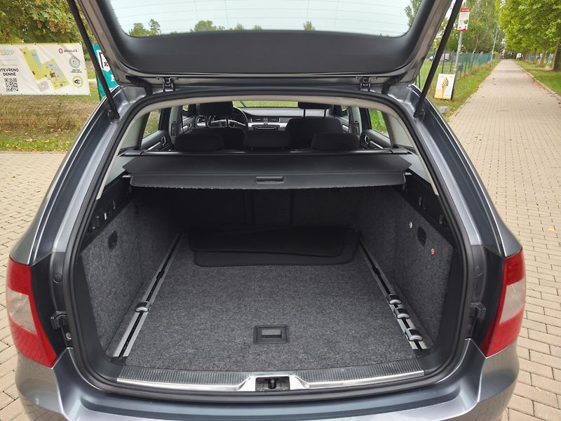 Škoda Superb 2.0 tdi Ambition - fotka 24 z 26