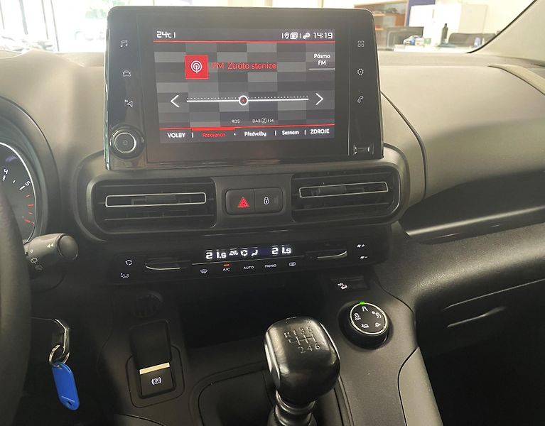 Citroën Berlingo XL, 1.5 BLUE HDI, 96 KW, 7 MÍS - fotka 17 z 26