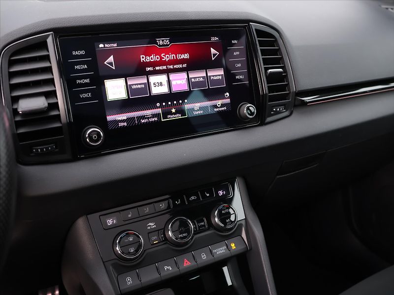 Škoda Karoq 1.5 TSI Sportline Virtual 1.Ma - fotka 16 z 28