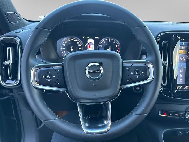 Volvo XC40 T2 Plus Dark LED H/K Taž Kam - fotka 11 z 16