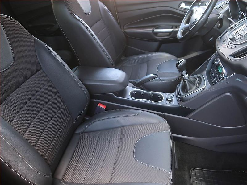 Ford Kuga (2014) 2.0 TDCi, 4X4, Navi, Tempomat - fotka 9 z 19