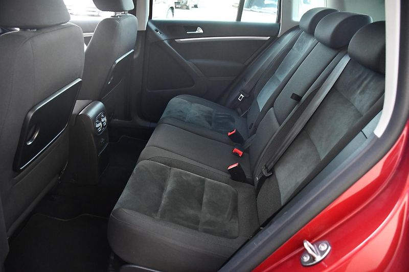Volkswagen Tiguan 2.0TDi 110kW TAŽNÉ DSG 4MOTION - fotka 19 z 47